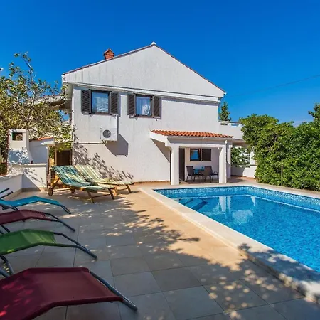Zeljko- Mit Pool, 200m Vom Apartment