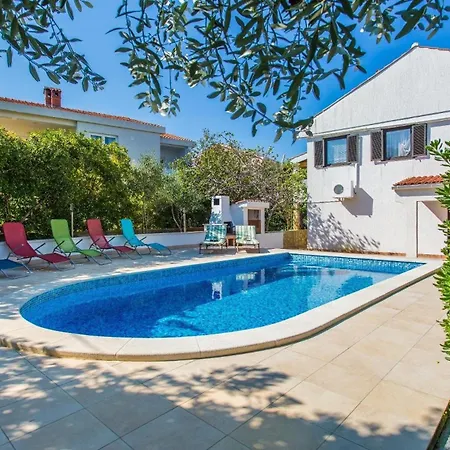 Apartment Zeljko- Mit Pool, 200M Vom Meer Silo (Krk)